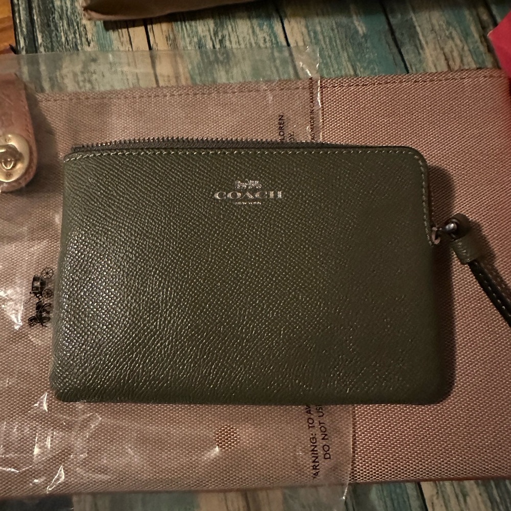 Coach Green Leather Wristlet